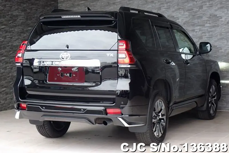 Toyota Land Cruiser Prado in Black for Sale Image 2