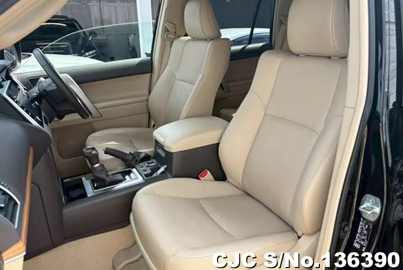 Toyota Land Cruiser Prado in Black for Sale Image 9