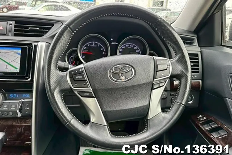 Toyota Mark X in White for Sale Image 10