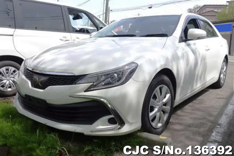Toyota Mark X in White for Sale Image 3