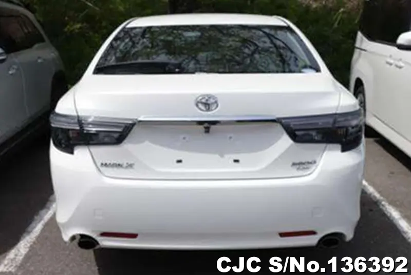 Toyota Mark X in White for Sale Image 4