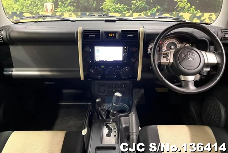 Toyota FJ Cruiser in Yellow for Sale Image 2