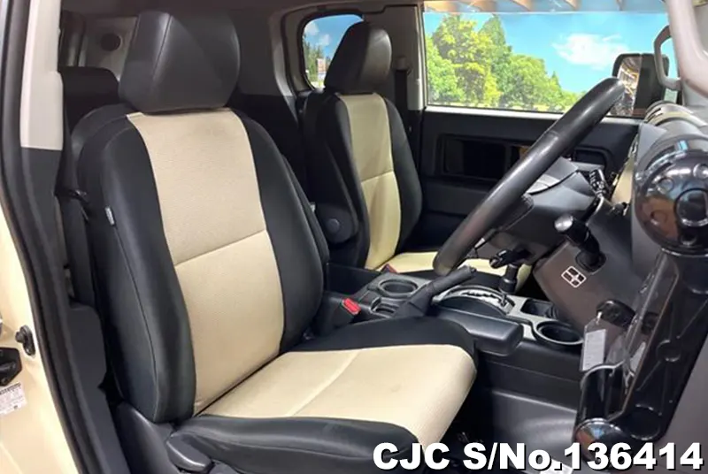 Toyota FJ Cruiser in Yellow for Sale Image 3
