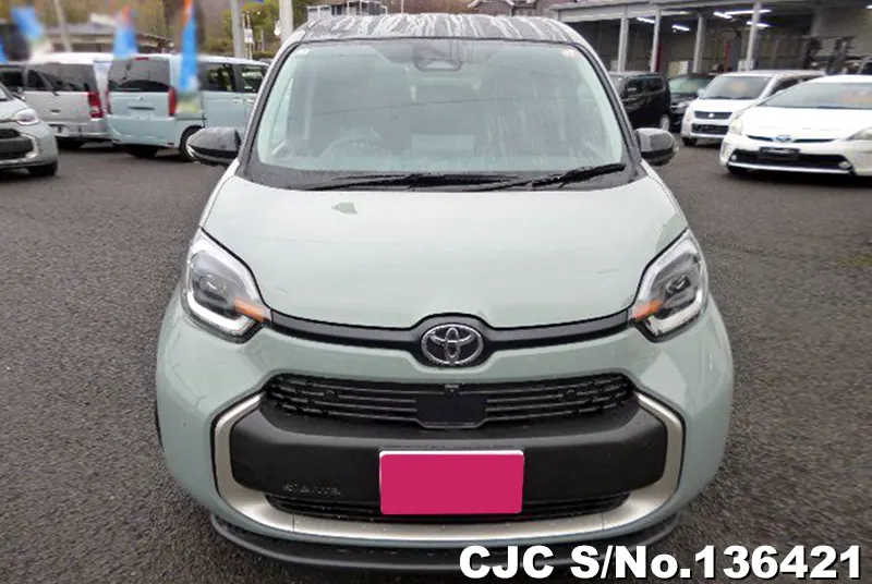 Toyota Sienta in Silver for Sale Image 4