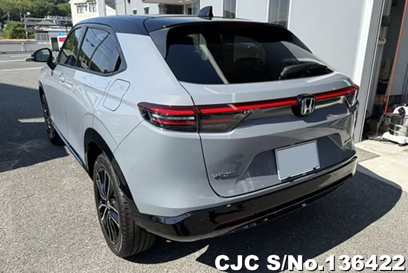 Honda Vezel in Gray for Sale Image 1