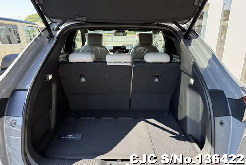Honda Vezel in Gray for Sale Image 4