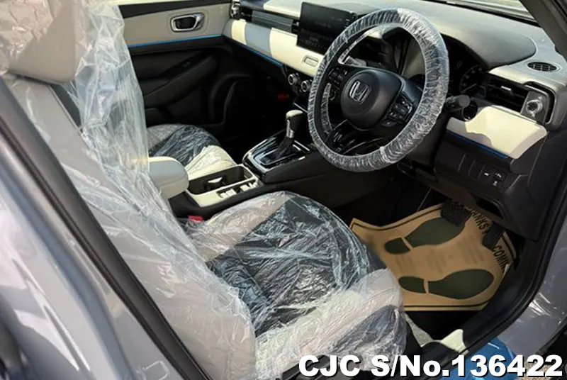 Honda Vezel in Gray for Sale Image 5