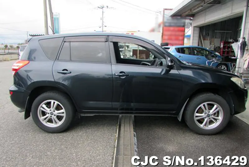Toyota Rav4 in Black for Sale Image 4