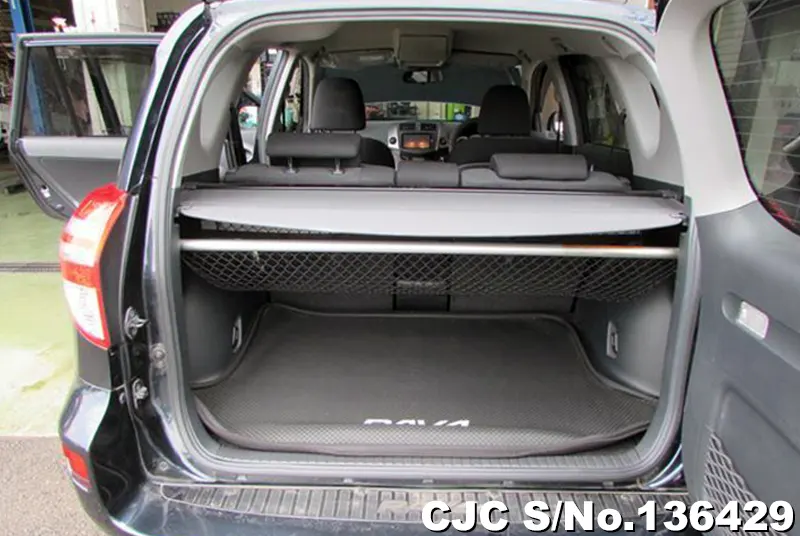 Toyota Rav4 in Black for Sale Image 6