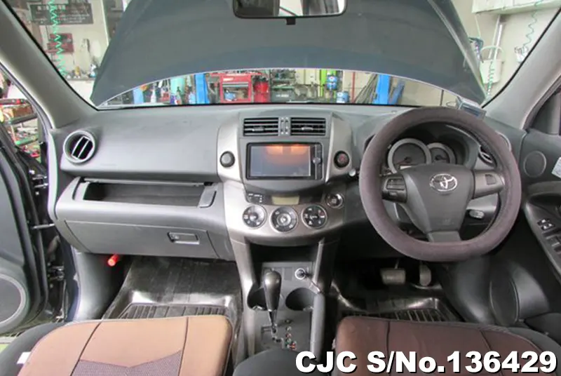 Toyota Rav4 in Black for Sale Image 7