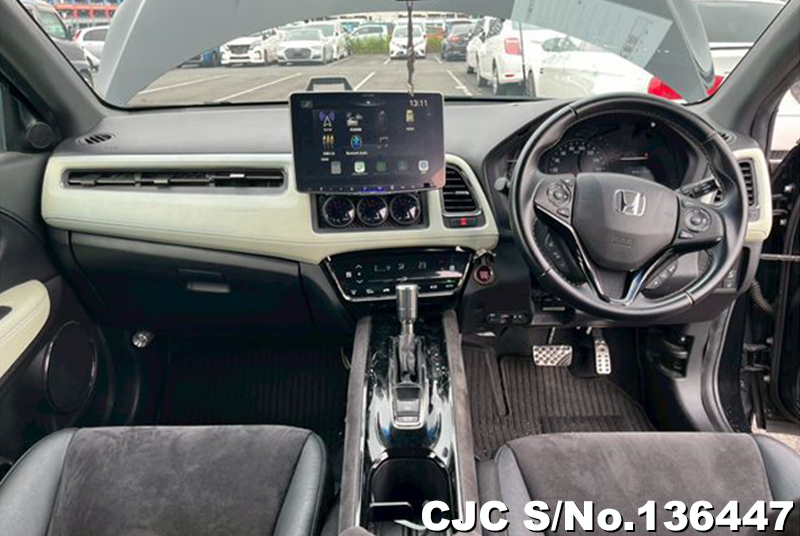 Honda Vezel in Black for Sale Image 9