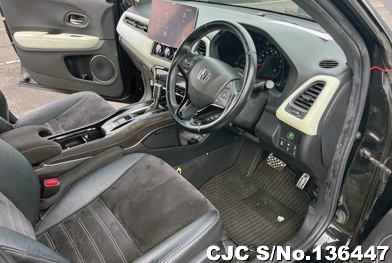 Honda Vezel in Black for Sale Image 10