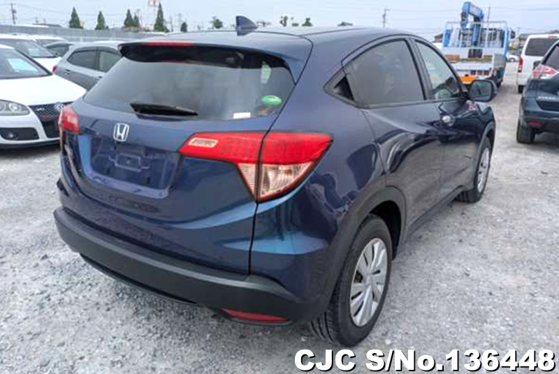 Honda Vezel in Blue for Sale Image 2