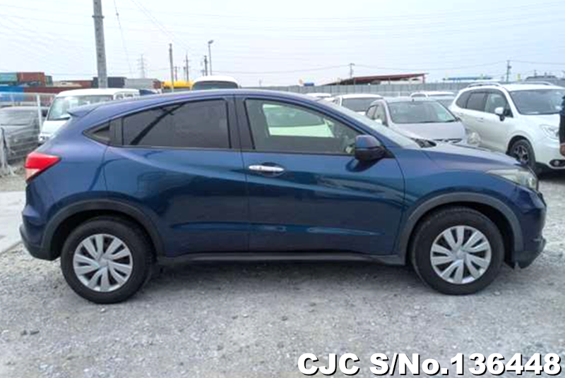 Honda Vezel in Blue for Sale Image 6