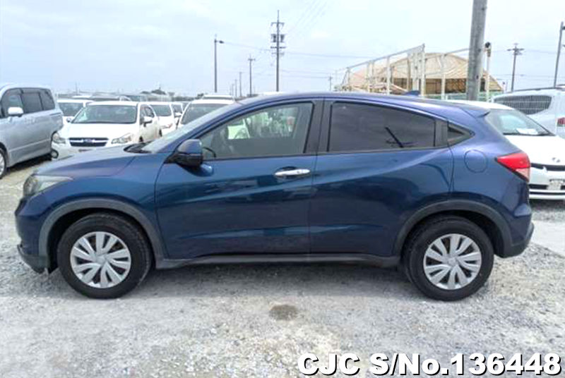 Honda Vezel in Blue for Sale Image 7