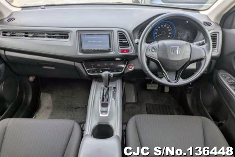 Honda Vezel in Blue for Sale Image 9
