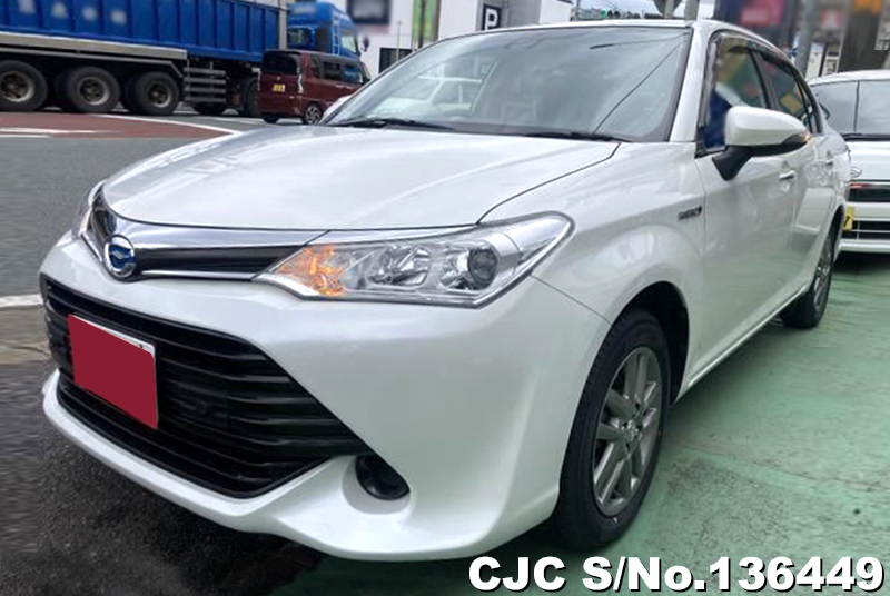 Toyota / Corolla Axio 2015