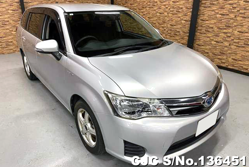 Toyota / Corolla Fielder 2015