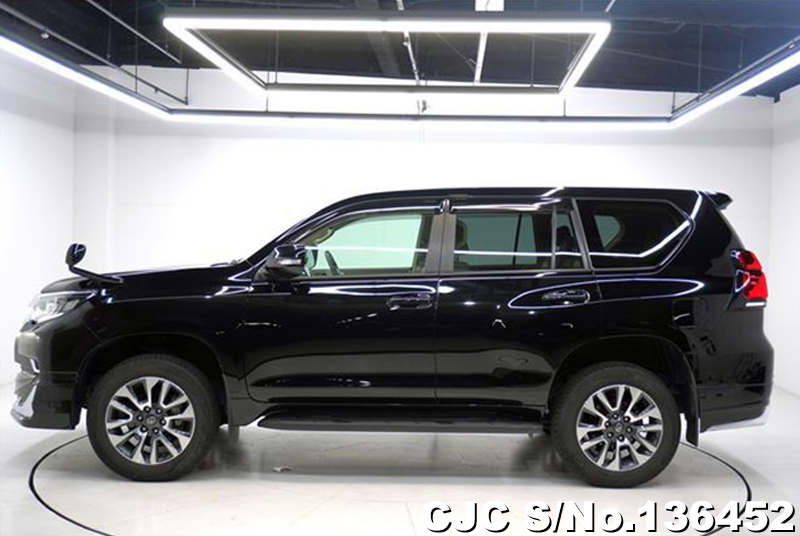 Toyota Land Cruiser Prado in Black for Sale Image 7