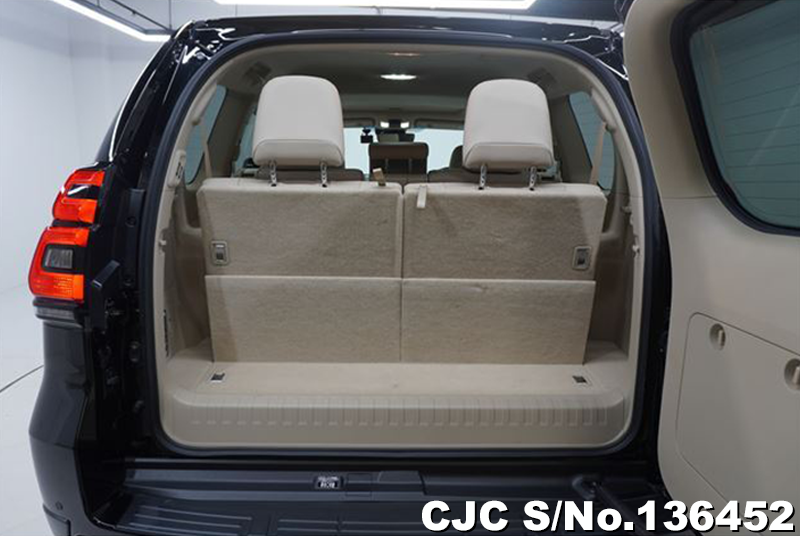 Toyota Land Cruiser Prado in Black for Sale Image 8