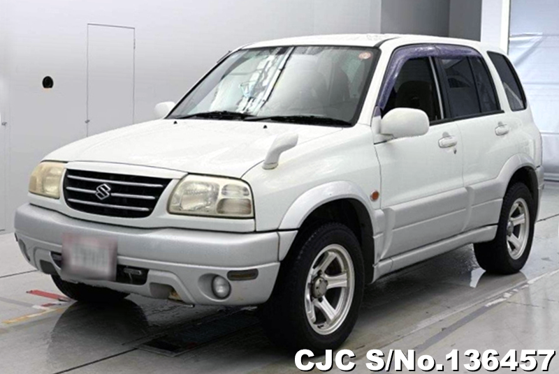 Suzuki Escudo in White for Sale Image 3