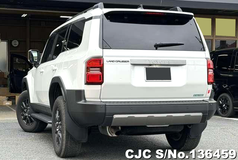 Toyota Land Cruiser 250 in Pearl for Sale Image 1