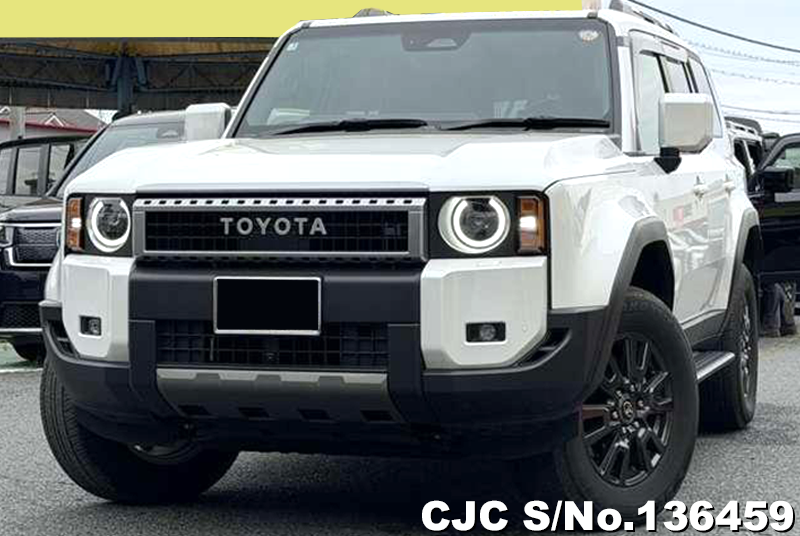Toyota Land Cruiser 250 in Pearl for Sale Image 3