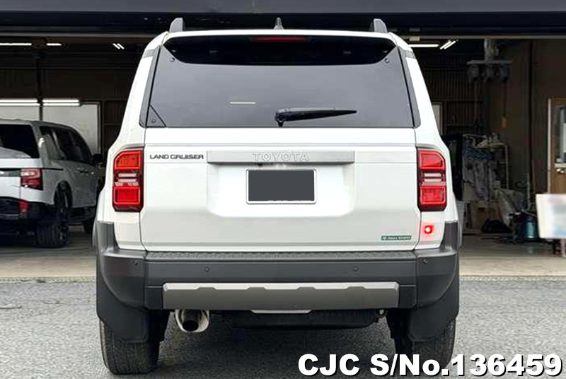 Toyota Land Cruiser 250 in Pearl for Sale Image 5