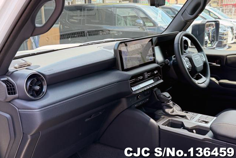 Toyota Land Cruiser 250 in Pearl for Sale Image 10
