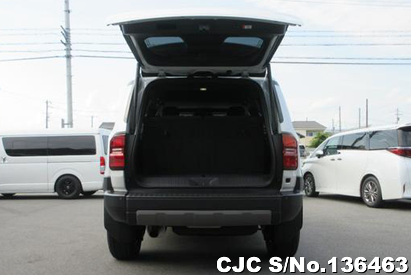 Toyota Land Cruiser 250 in Pearl for Sale Image 8