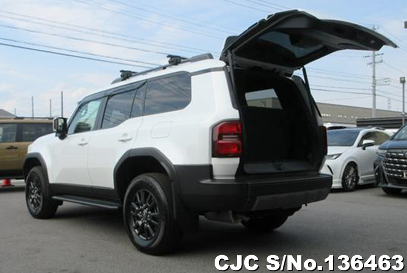 Toyota Land Cruiser 250 in Pearl for Sale Image 9