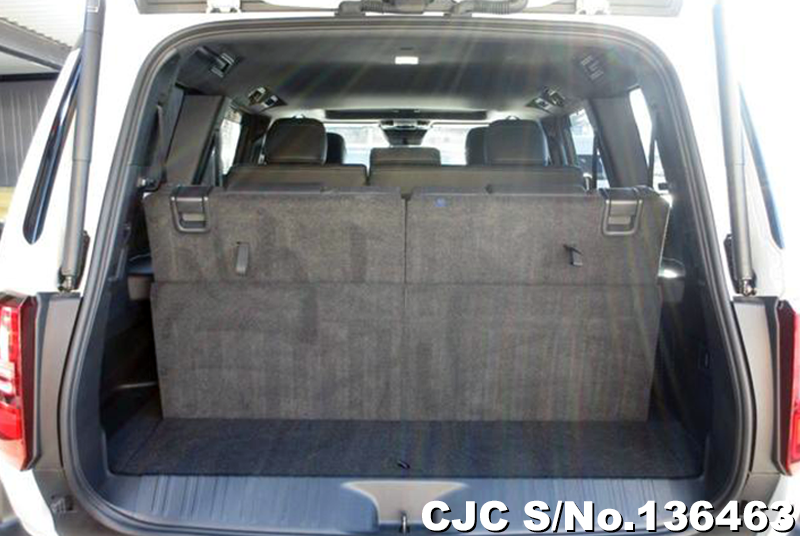 Toyota Land Cruiser 250 in Pearl for Sale Image 10