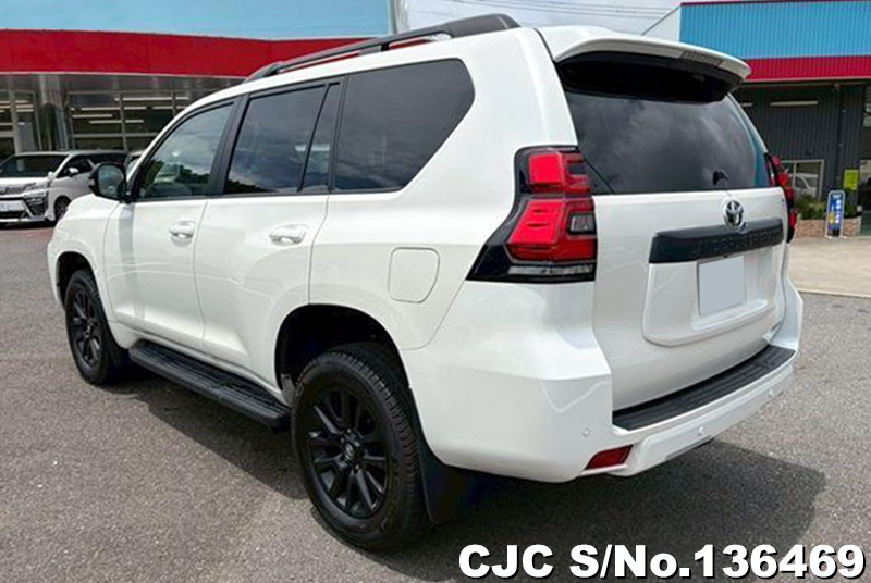 Toyota Land Cruiser Prado in Pearl for Sale Image 1