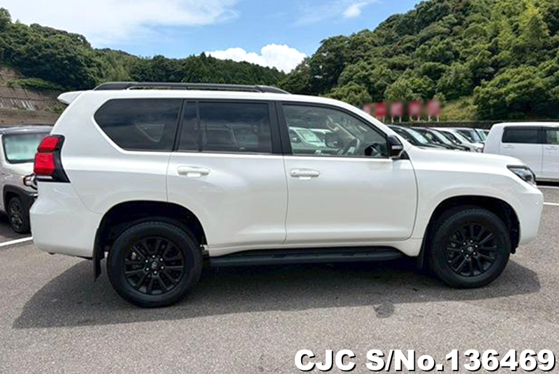 Toyota Land Cruiser Prado in Pearl for Sale Image 6