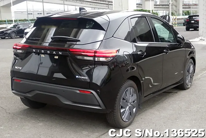 Nissan Note in Black for Sale Image 2