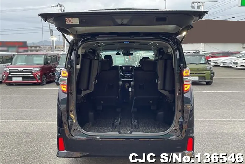 Toyota Alphard in Black for Sale Image 3