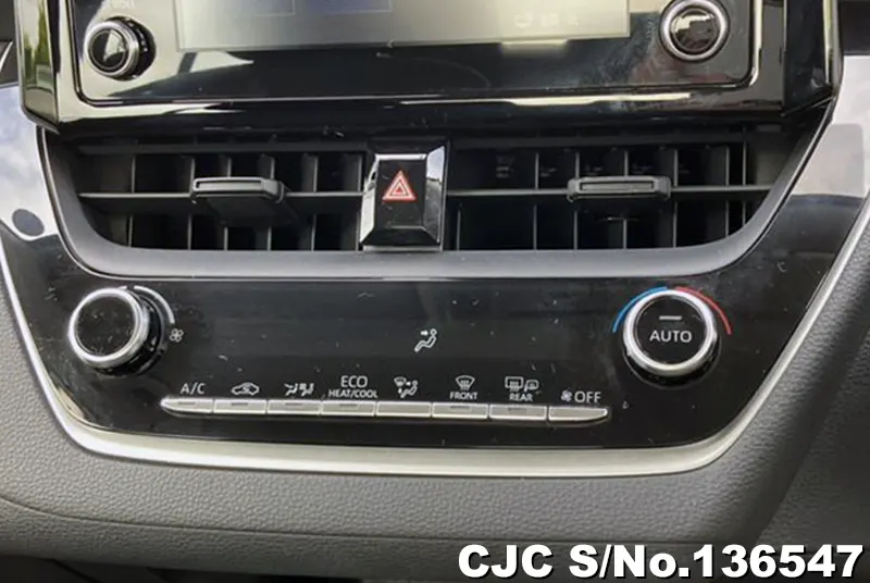 Toyota Corolla in Silver for Sale Image 19
