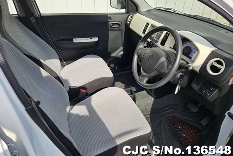Suzuki Alto in White for Sale Image 9