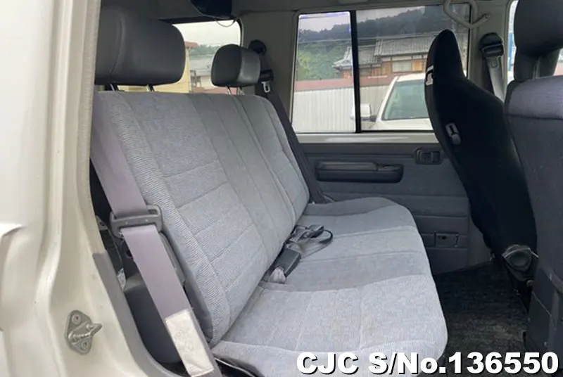 Toyota Land Cruiser in White for Sale Image 10