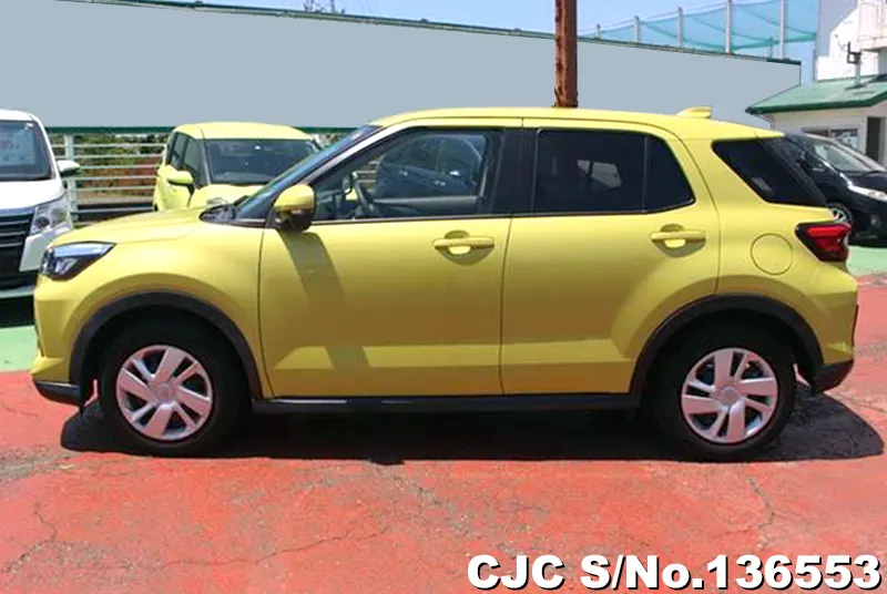 Toyota Raize in Yellow for Sale Image 2