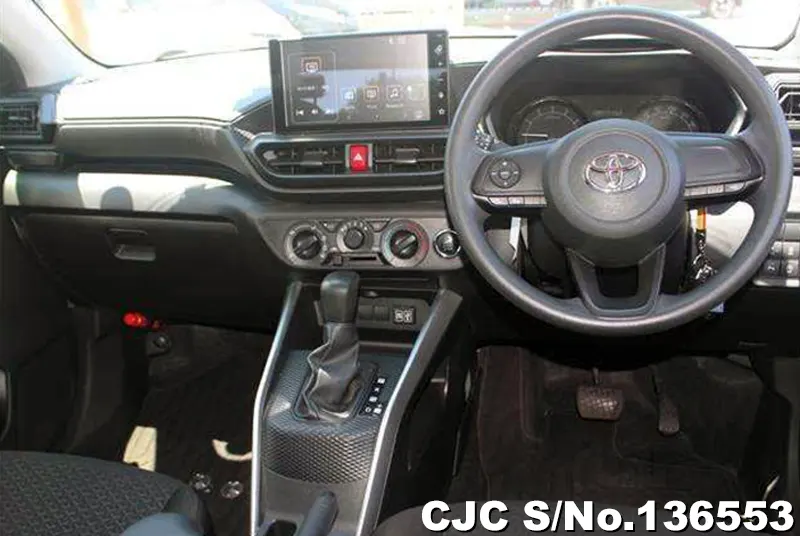 Toyota Raize in Yellow for Sale Image 4