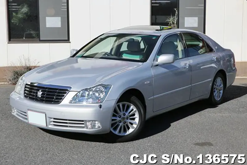 Toyota Crown in Silver for Sale Image 3