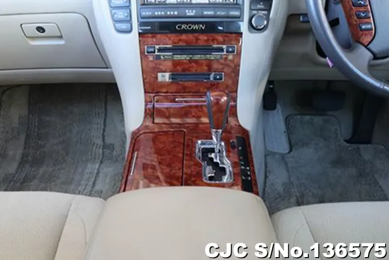 Toyota Crown in Silver for Sale Image 11