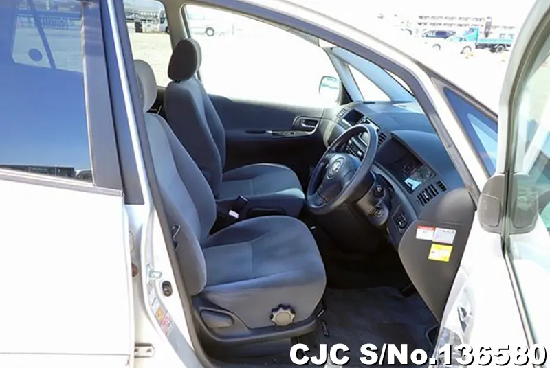 Toyota Spacio in Silver for Sale Image 10
