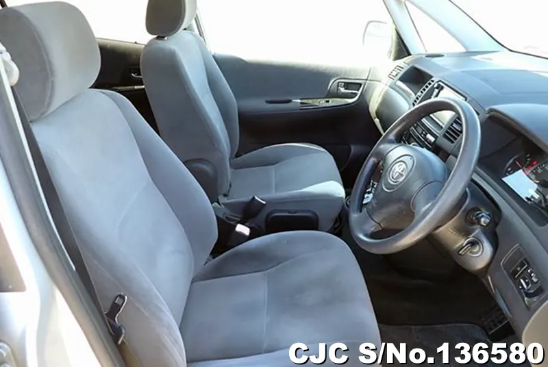 Toyota Spacio in Silver for Sale Image 11