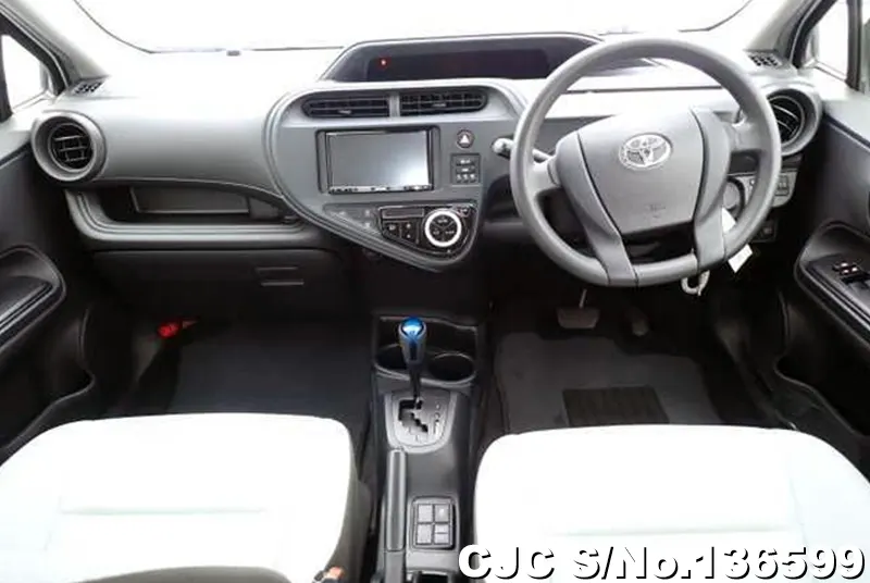 Toyota Aqua in White for Sale Image 2
