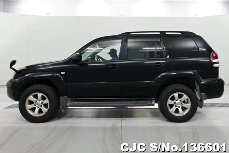 Toyota Land Cruiser Prado in Black for Sale Image 6