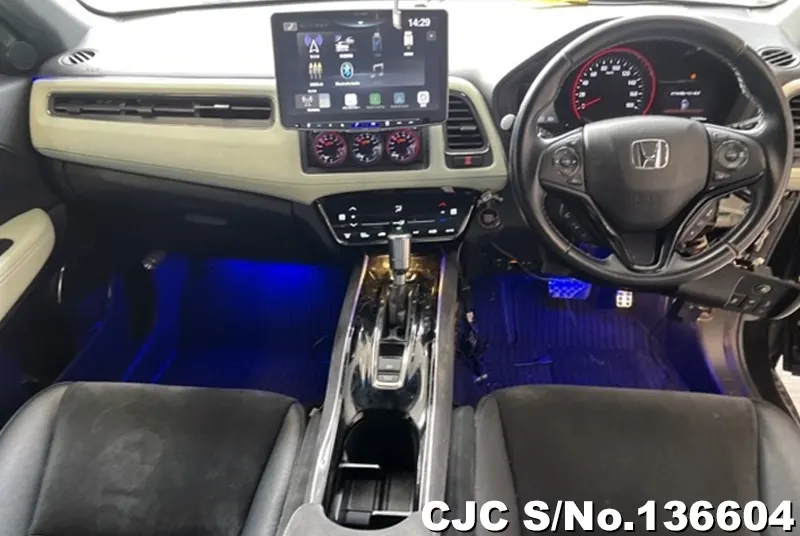 Honda Vezel in Black for Sale Image 3
