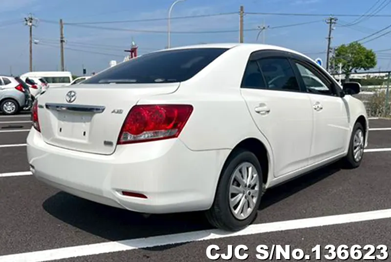 Toyota Allion in White for Sale Image 2