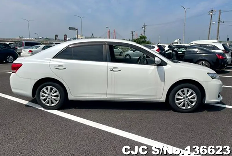 Toyota Allion in White for Sale Image 4